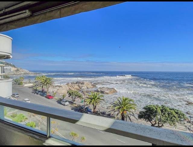 2 BEDROOM APARTMENT FOR SALE IN BANTRY BAY